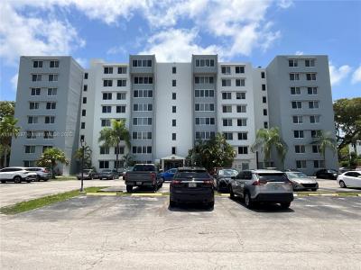 9143 SW 77th Ave B406, Miami, Florida 33156, USA