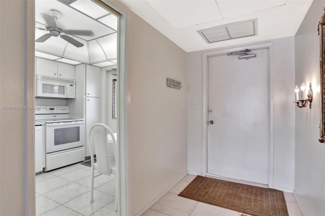 3091 N Course Dr 502, Pompano Beach, Florida 33069, Stati Uniti