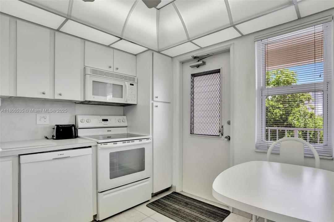 3091 N Course Dr 502, Pompano Beach, Florida 33069, Stati Uniti