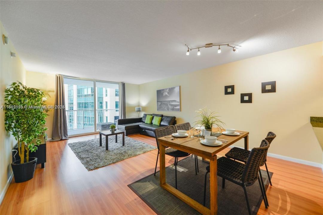 1200 Brickell Bay Dr 2120, Miami, Flórida 33131, Estados Unidos
