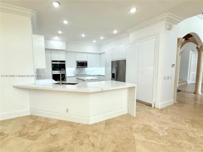 2547 Montclaire Cir 2547, Weston, Florida 33327, USA
