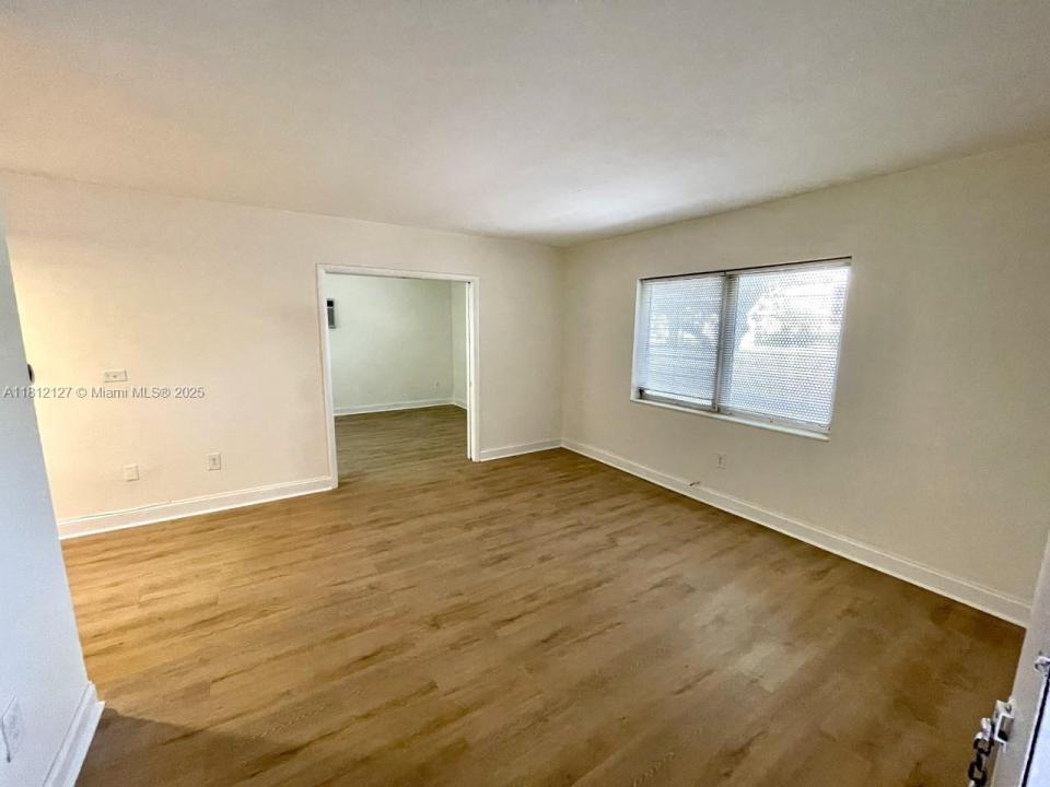 218 Santillane Ave 1, Coral Gables, 佛罗里达州 33134, 美国