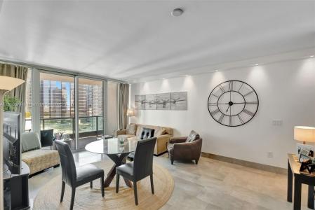 1331 Brickell Bay Dr 1504, Miami, Florida 33131, USA