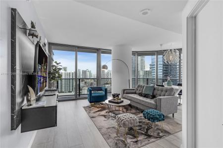 55 SW 9th St 3501, Miami, Florida 33130, USA
