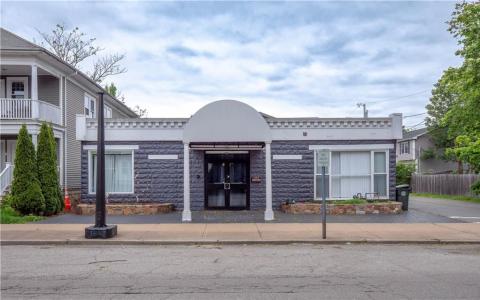 413 High Street, Bristol, Rhode Island 02809, Amerika Birleşik Devletleri