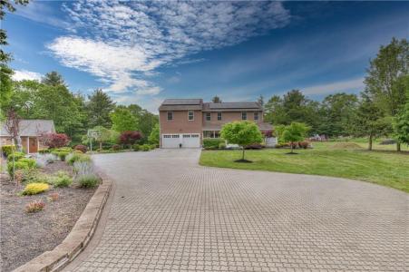 34 Ledgefield Road, Scituate, RI 02857, USA