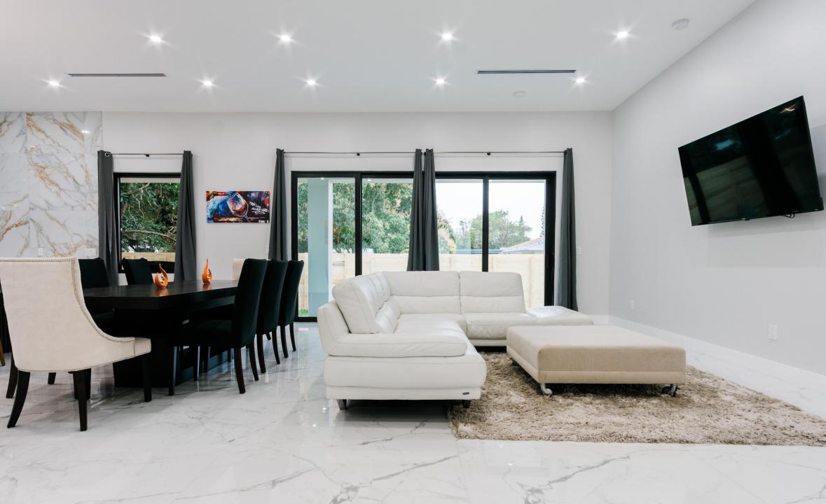 909 NW 4th Avenue, LINCOLN PARK, Hallandale Beach, Florida 33009