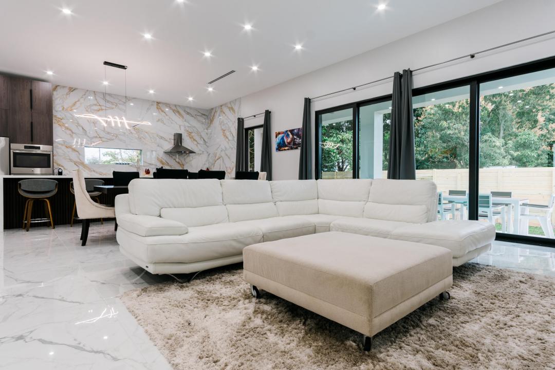 909 NW 4th Avenue, LINCOLN PARK, Hallandale Beach, Florida 33009