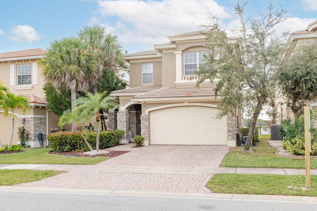 979 NW Leonardo Circle, Port Saint Lucie, Florida 34986