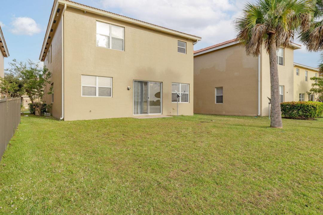 979 NW Leonardo Circle, Port Saint Lucie, Florida 34986