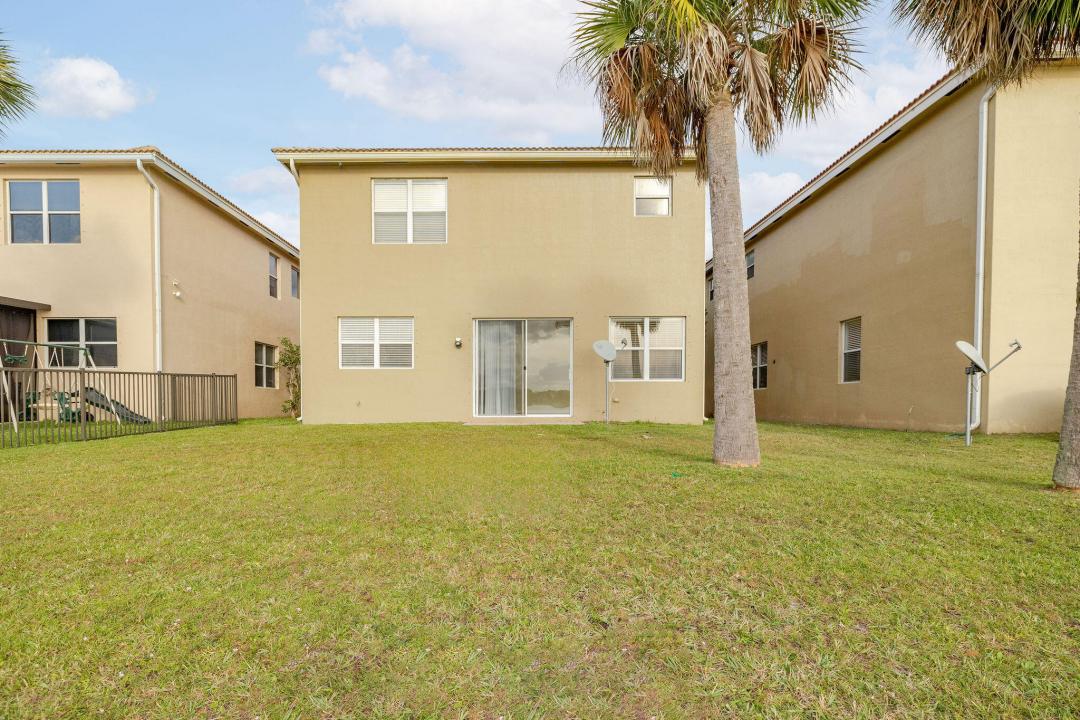 979 NW Leonardo Circle, Port Saint Lucie, Florida 34986