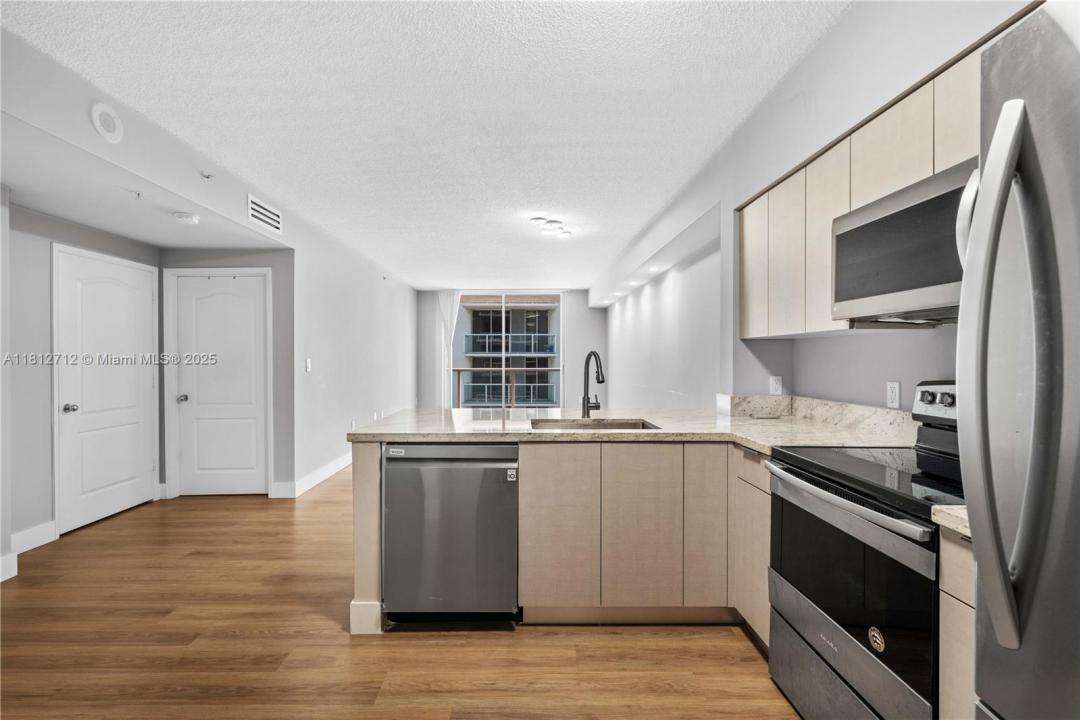 5091 NW 7th St 907, Miami, Florida 33126, Stati Uniti