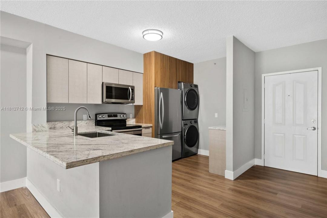 5091 NW 7th St 907, Miami, Florida 33126, Stati Uniti