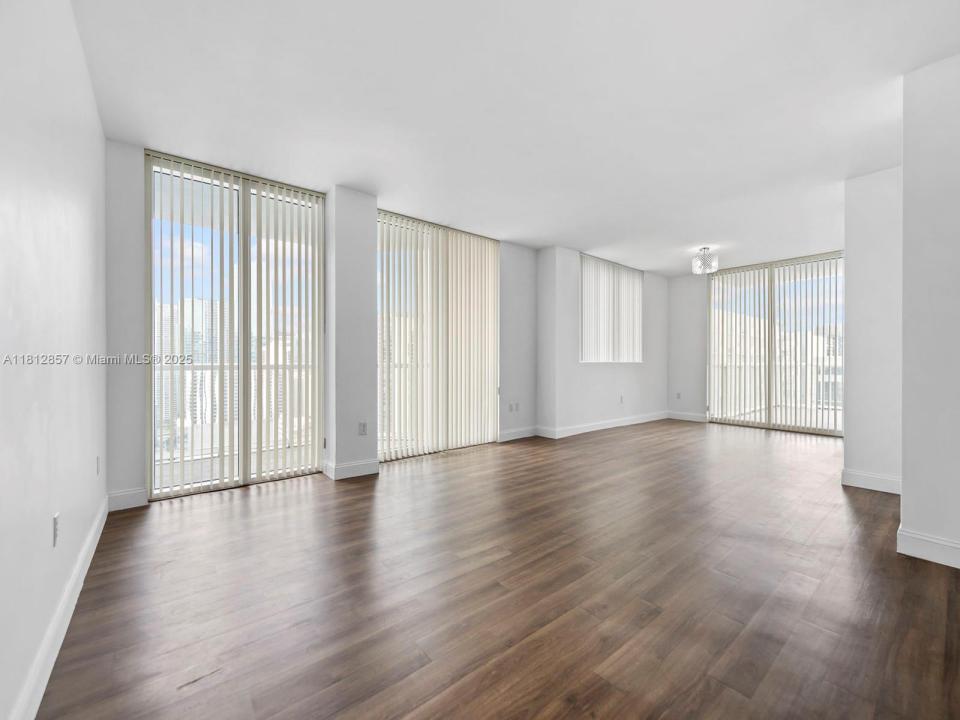 253 NE 2nd St 3108, Miami, Флорида 33132, Соединенные Штаты