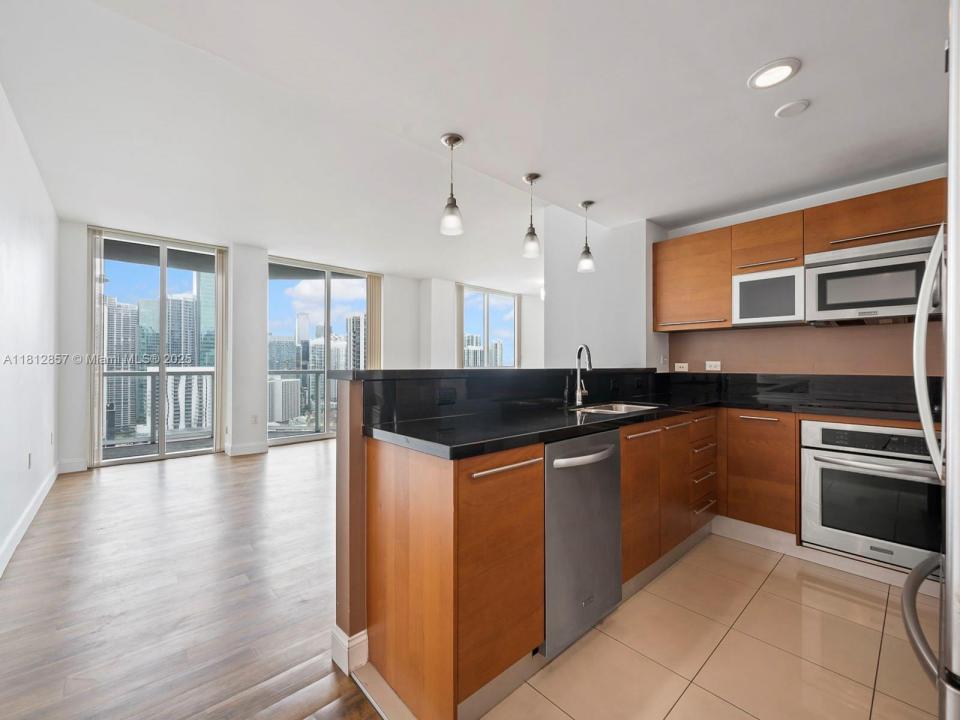 253 NE 2nd St 3108, Miami, Флорида 33132, Соединенные Штаты