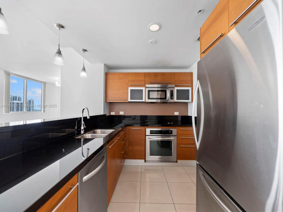 253 NE 2nd St 3108, Miami, Флорида 33132, Соединенные Штаты