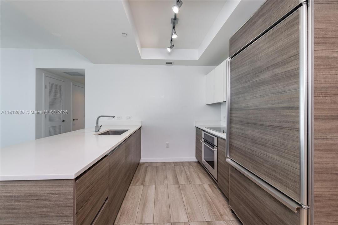 1100 S Miami Ave 1704, Miami, Florida 33130, Stati Uniti