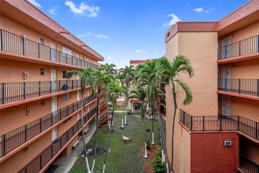 1950 W 56th St 2311B, Hialeah, Floride 33012, États-Unis
