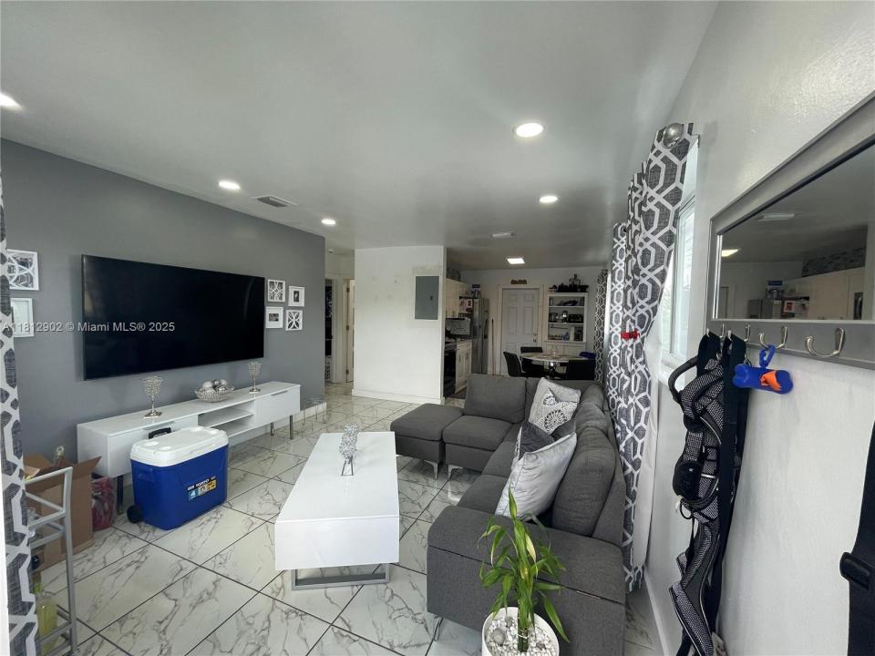 608 NW 4th Ave A, Hallandale Beach, Florida 33009