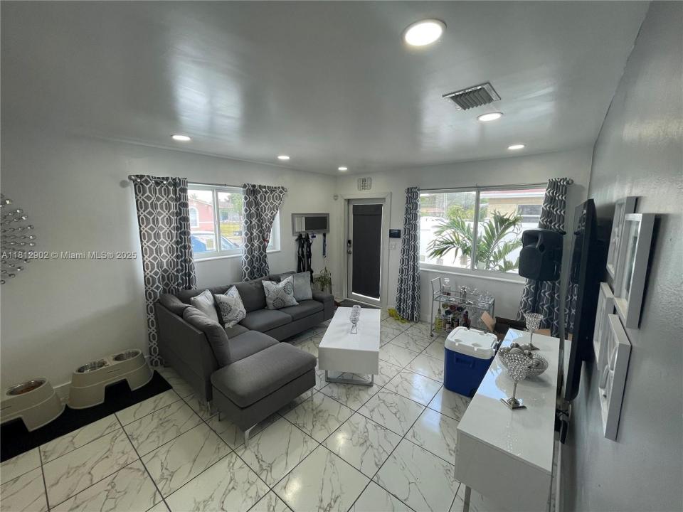 608 NW 4th Ave A, Hallandale Beach, Florida 33009