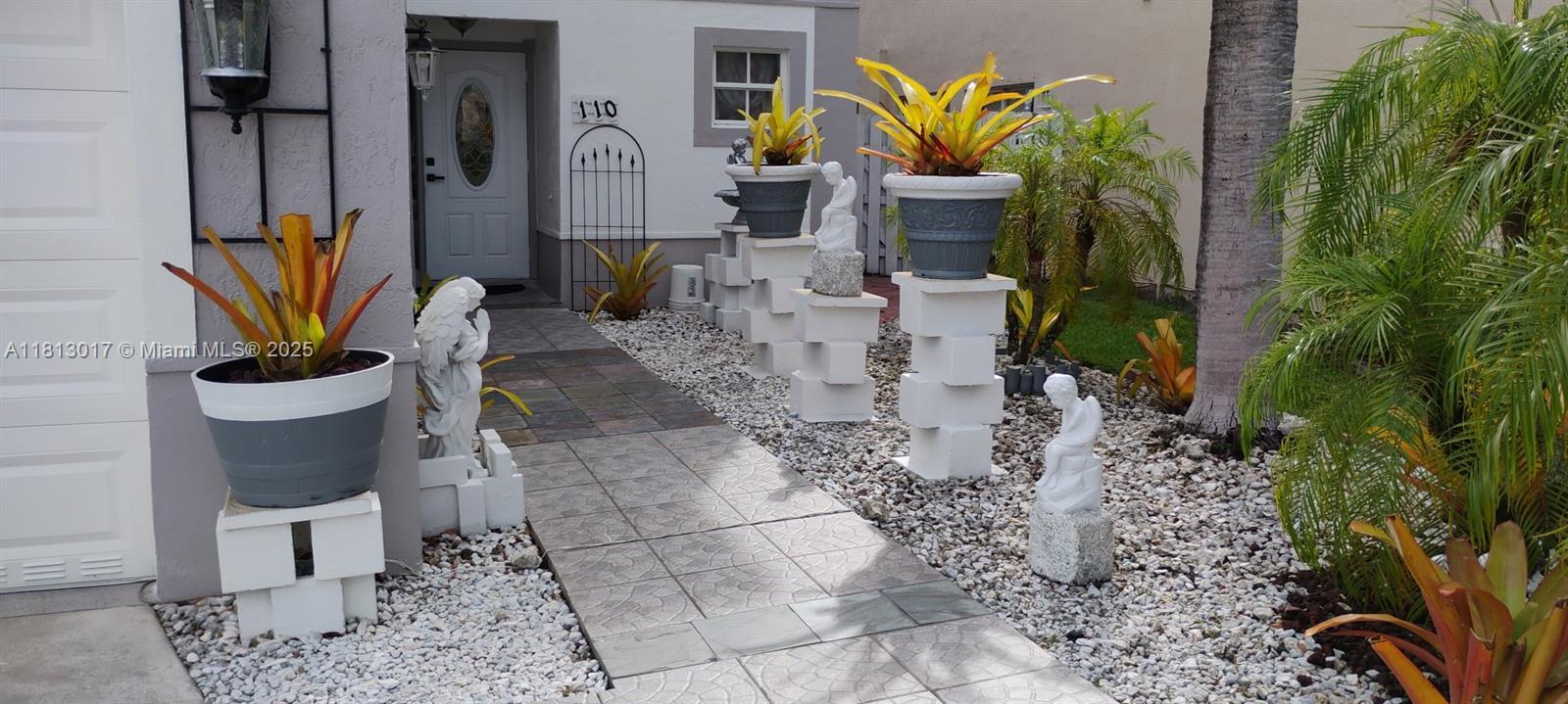 110 E Riverbend Dr, Sunrise, Florida 33326, Estados Unidos