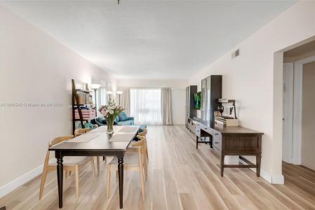 733 NW 30th Ct 2, Wilton Manors, Florida 33311, USA
