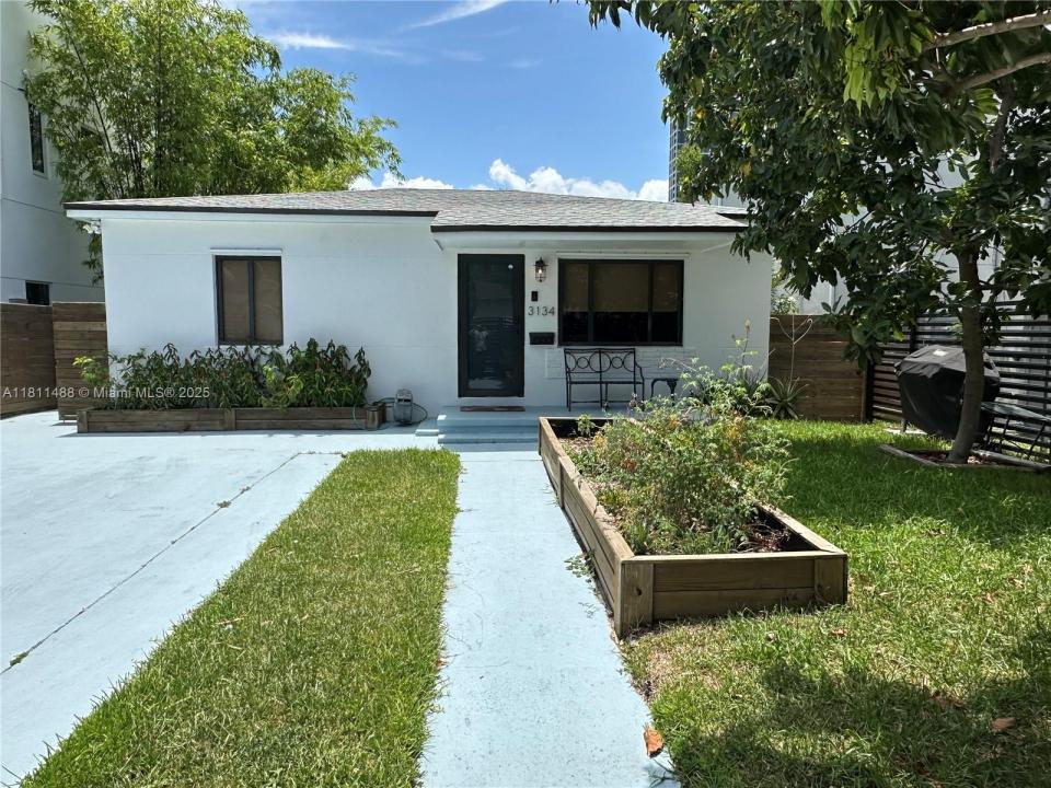 3134 Carter St, Miami, Florida 33133, USA