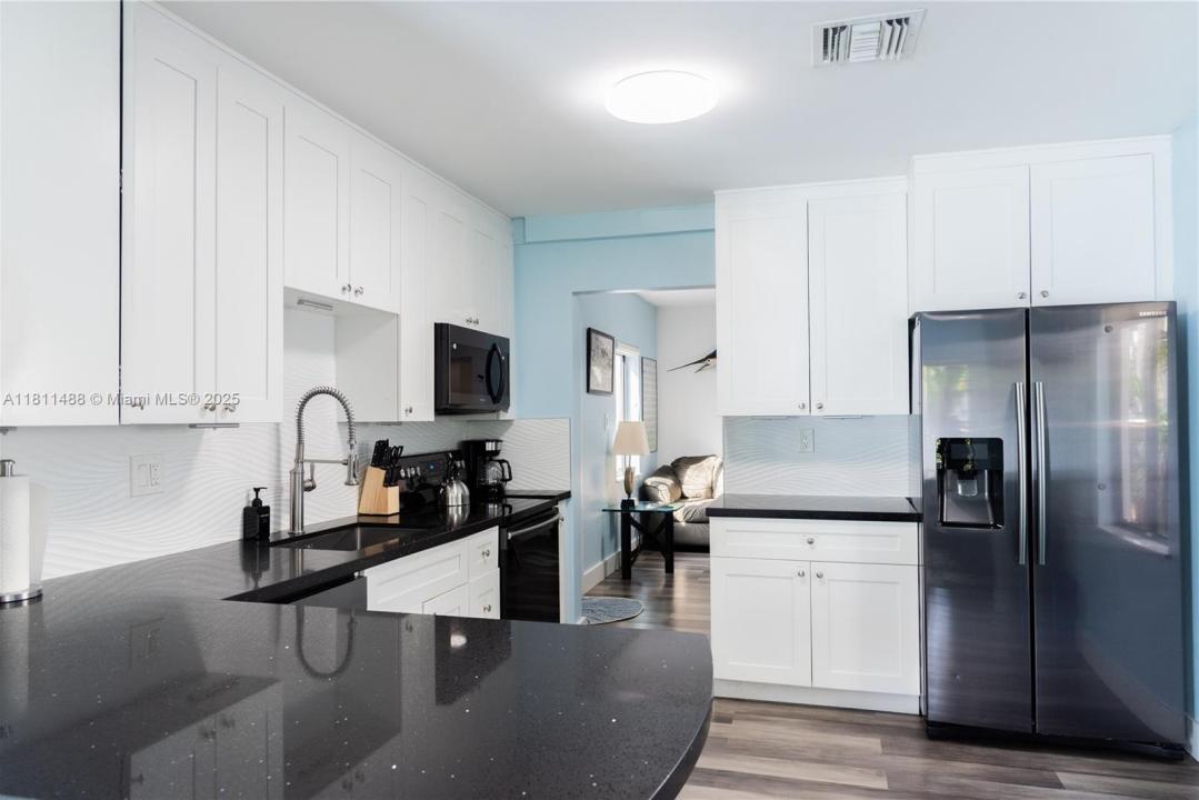 3134 Carter St, Miami, Florida 33133, USA