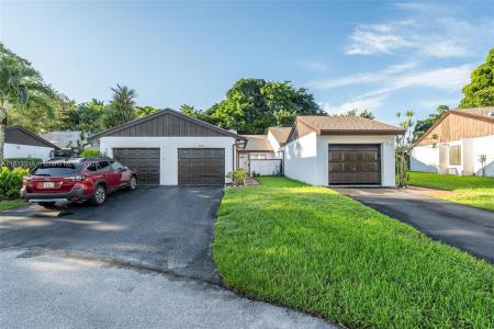 9234 Wedgewood Ln D7, Tamarac, Florida 33321, USA