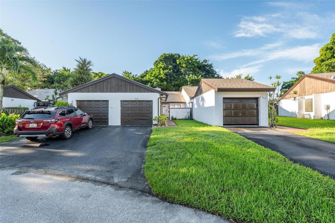 9234 Wedgewood Ln D7, Tamarac, Florida 33321