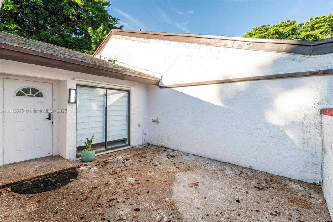9234 Wedgewood Ln D7, Tamarac, Florida 33321