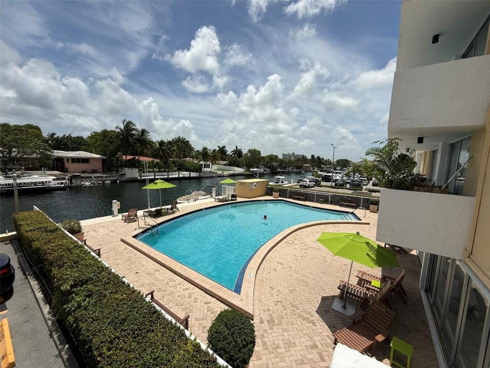 2020 NE 135th St 208, North Miami, Флорида 33181, Соединенные Штаты