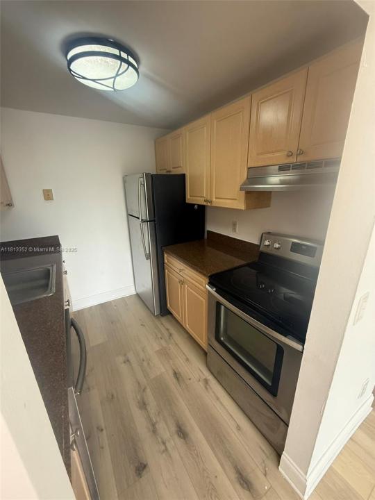 2020 NE 135th St 208, North Miami, Флорида 33181, Соединенные Штаты