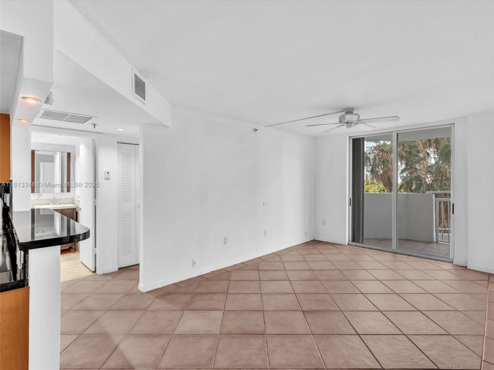 1621 Bay Rd 406, Miami Beach, Flórida 33139, Estados Unidos