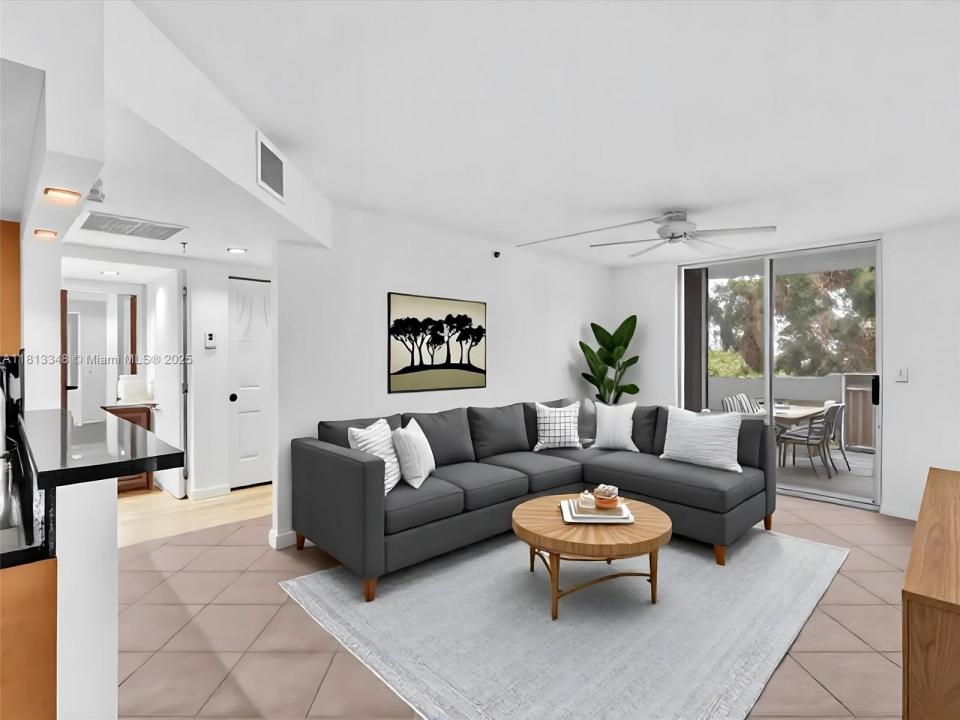 1621 Bay Rd 406, Miami Beach, Flórida 33139, Estados Unidos