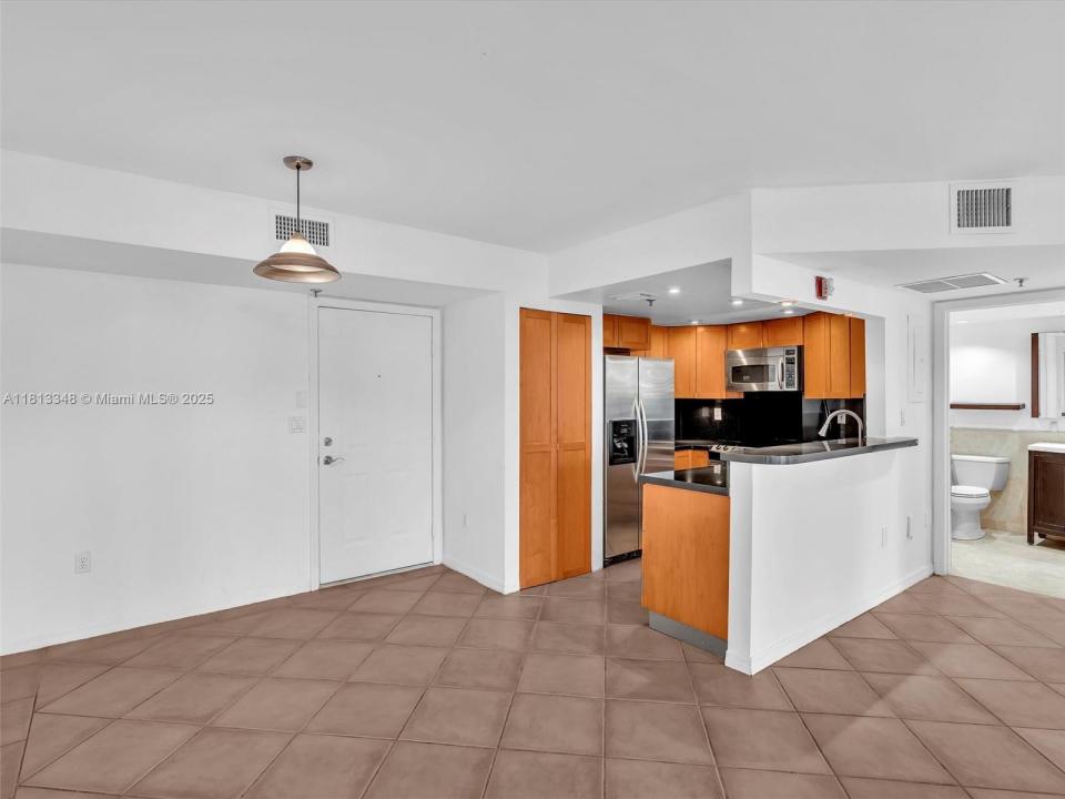 1621 Bay Rd 406, Miami Beach, Flórida 33139, Estados Unidos