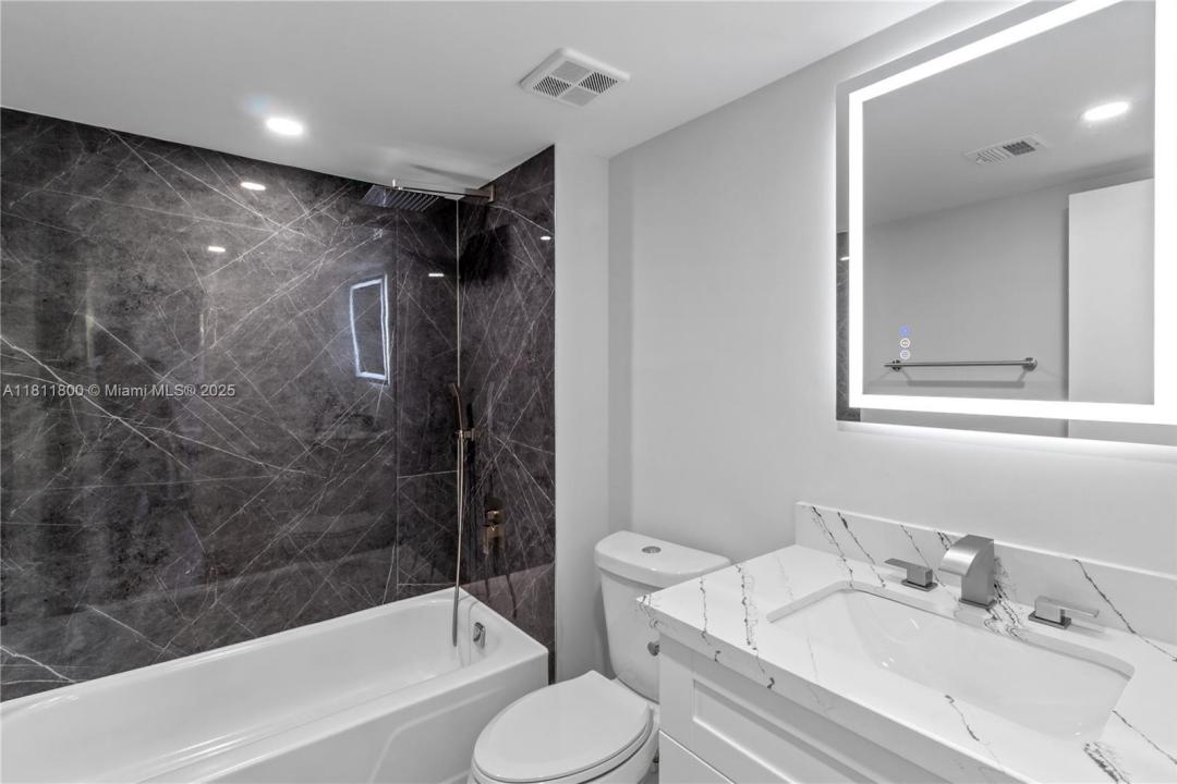 7900 S Colony Circle 206, Tamarac, Floride 33321, États-Unis