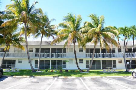 705 NE 2nd St 4, Hallandale Beach, Florida 33009, USA