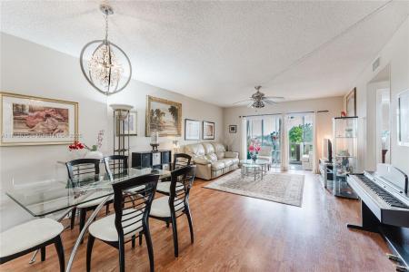 4330 Hillcrest Dr 505, Hollywood, Florida 33021, USA