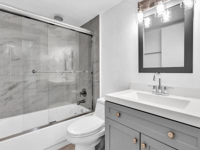1740 NW N River Dr 219, Miami, Florida 33125, USA