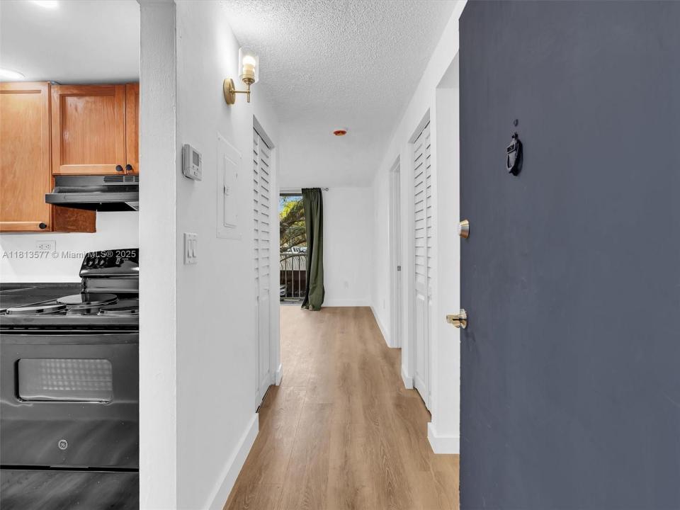 1740 NW N River Dr 219, Miami, Florida 33125, Estados Unidos