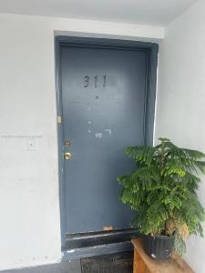 13700 NE 6th Ave 311, North Miami, Florida 33161, USA