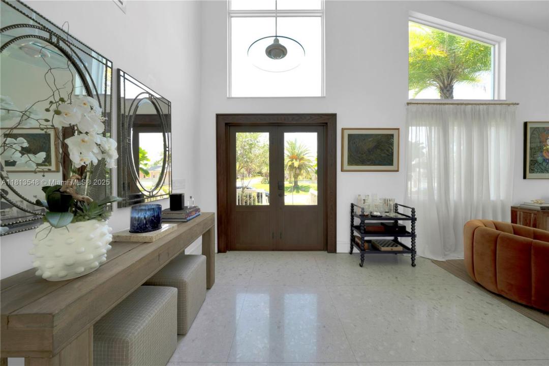 6320 Dolphin Dr, Coral Gables, Florida 33158