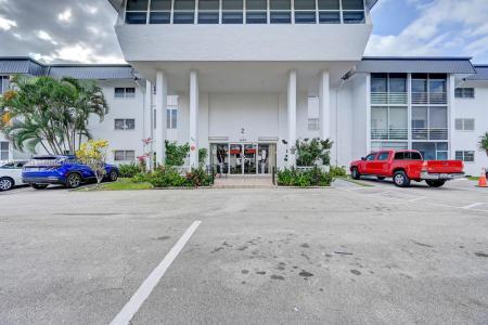 4880 NW 22nd St 207, Lauderhill, Florida 33313, USA