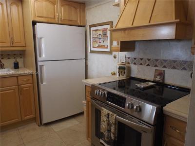 500 Three Islands Blvd 613, Hallandale Beach, Florida 33009, USA