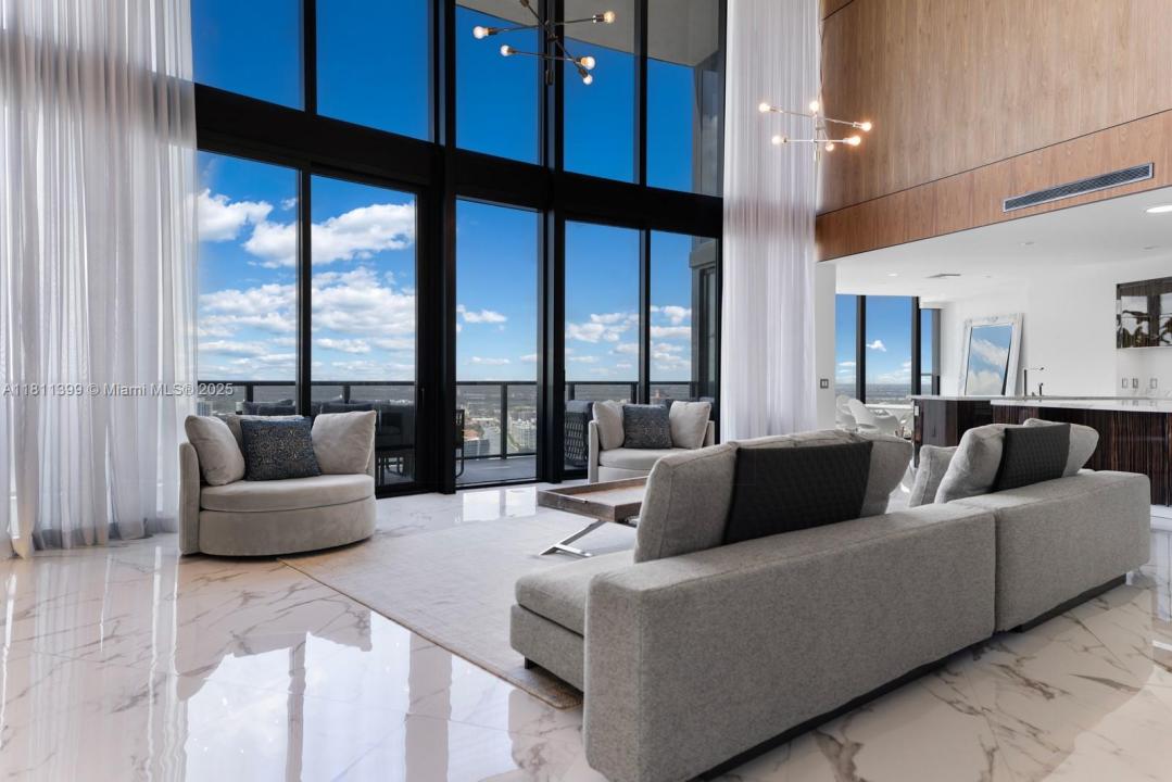 18555 Collins Ave 4603, Sunny Isles Beach, Floryda 33160, USA