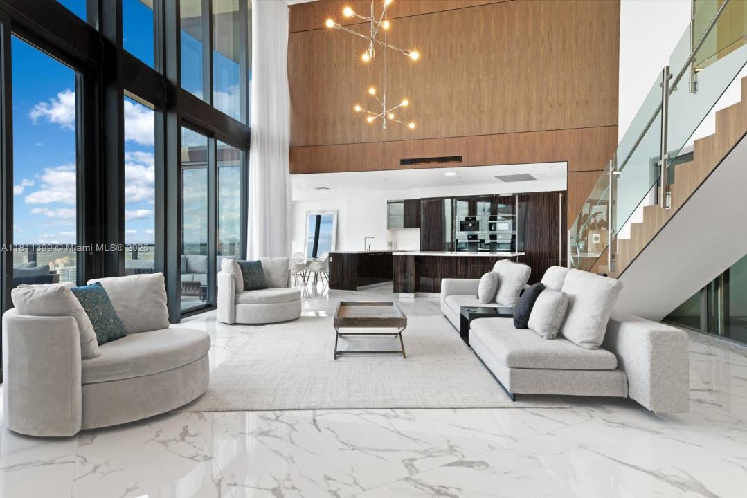 18555 Collins Ave 4603, Sunny Isles Beach, Floryda 33160, USA