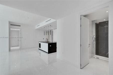 300 Biscayne Blvd Way 1705, Miami, Florida 33131, USA