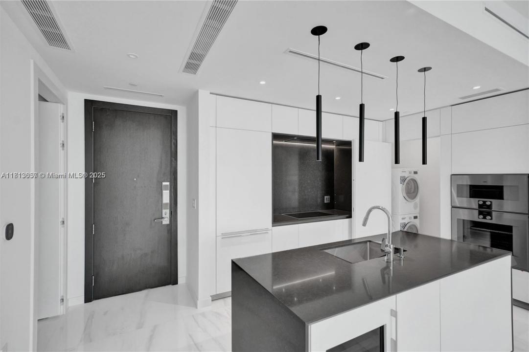 300 Biscayne Blvd Way 1705, Miami, 佛罗里达州 33131, 美国
