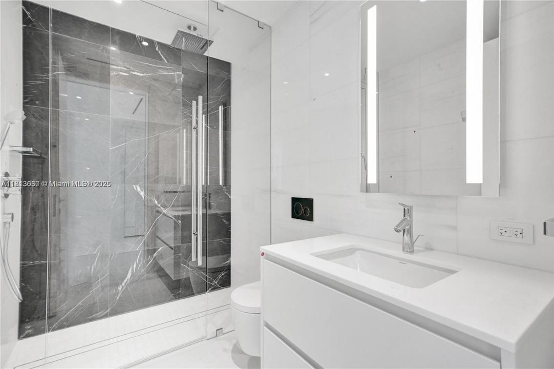 300 Biscayne Blvd Way 1705, Miami, 佛罗里达州 33131, 美国